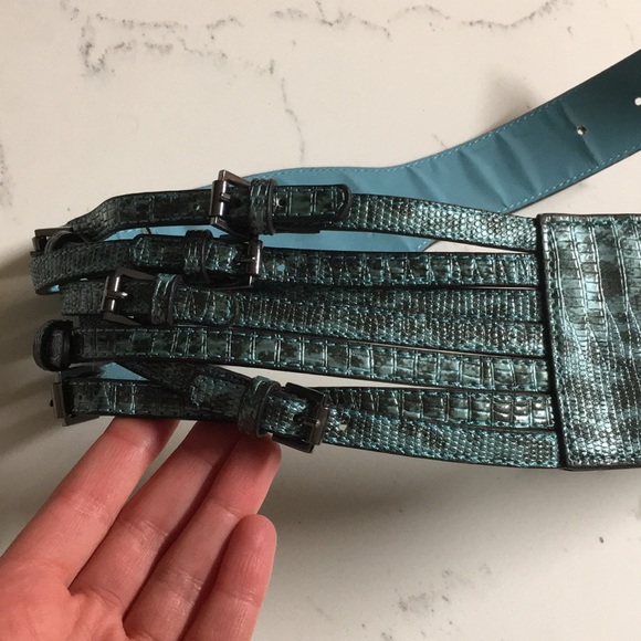 BCBG MAXAZRIA  teal snakeskin waist belt - Picture 1 of 13